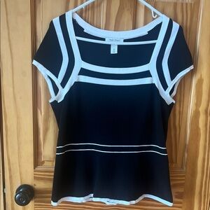 White House Black Market Black and White Short Sleeve Top